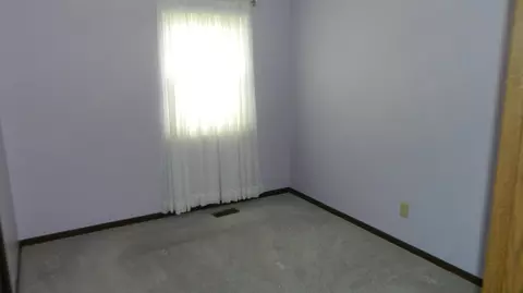 Bedroom - 3040 Ipswich St, Springfield, OH 45503 photo 3 of 5
