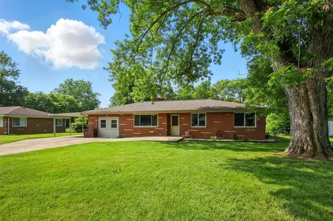 125 Countryside Dr, Enon, OH 45323