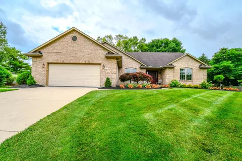 2690 Langtree Ln, Dayton, OH 45458