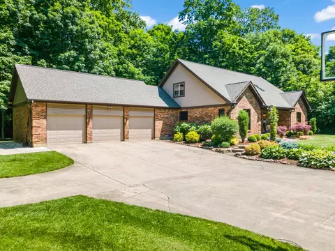 6348 Troy Frederick Rd, Tipp City, OH 45371