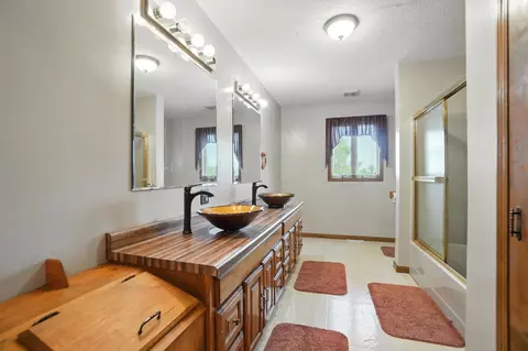 Bath - 8041 Oldtown Rd, Celina, OH 45822 photo 1 of 3