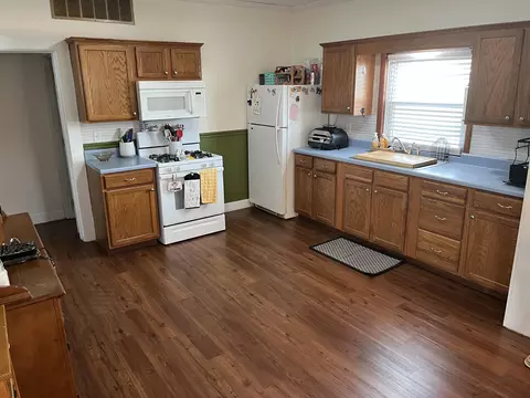 Kitchen - 337 E Sycamore St, Coldwater, OH 45828 photo 1 of 2