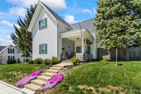 6 W Race St, Mechanicsburg, OH 43044