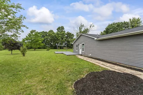 Exterior - 3667 Randee Ln, Springfield, OH 45502 photo 7 of 8