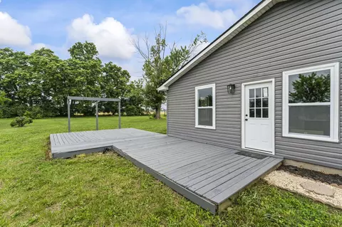 Exterior - 3667 Randee Ln, Springfield, OH 45502 photo 6 of 8