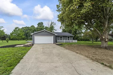 Exterior - 3667 Randee Ln, Springfield, OH 45502 photo 2 of 8