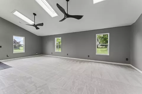 Living - 3667 Randee Ln, Springfield, OH 45502 photo 2 of 3