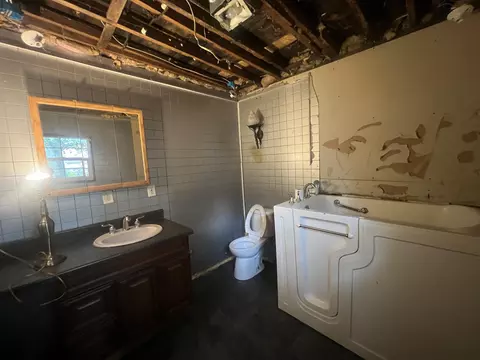 Bath - 609 S Ohio Ave, Sidney, OH 45365 photo 2 of 4