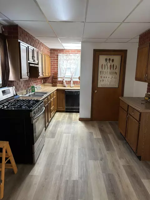 Kitchen - 320 N Clairmont Ave, Springfield, OH 45503 photo 1 of 3