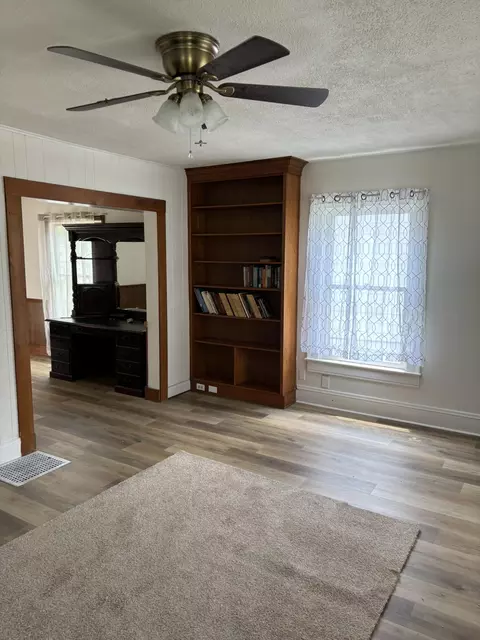 Living - 320 N Clairmont Ave, Springfield, OH 45503 photo 1 of 2
