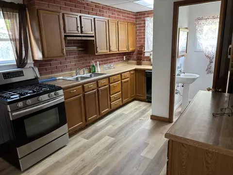 Kitchen - 320 N Clairmont Ave, Springfield, OH 45503 photo 3 of 3