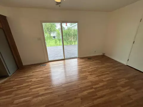 Living - 5151 Pheasant St, Lima, OH 45807 photo 2 of 9