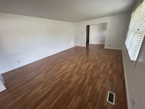 Living - 5151 Pheasant St, Lima, OH 45807 photo 5 of 9