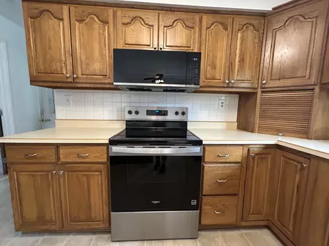 Kitchen - 5151 Pheasant St, Lima, OH 45807 photo 5 of 5