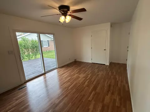 Living - 5151 Pheasant St, Lima, OH 45807 photo 1 of 9