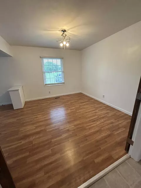 Living - 5151 Pheasant St, Lima, OH 45807 photo 4 of 9