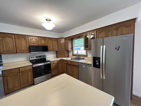 Kitchen - 5151 Pheasant St, Lima, OH 45807 photo 4 of 5