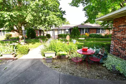 8713 Washington Colony Dr, Dayton, OH 45458