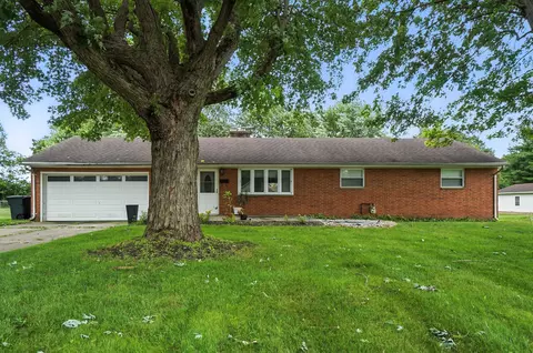 221 Royal Ln, Enon, OH 45323