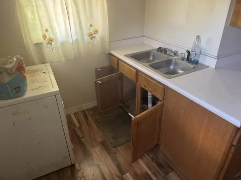 Kitchen - 5570 Wynn Rd, Springfield, OH 45502 photo 2 of 2