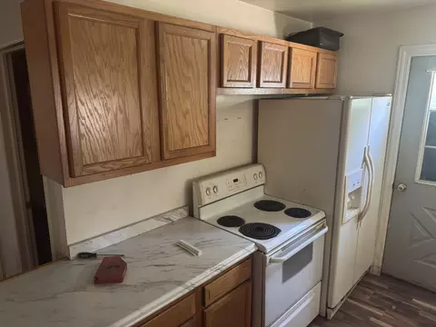 Kitchen - 5570 Wynn Rd, Springfield, OH 45502 photo 1 of 2