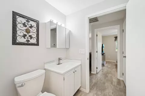 Bath - 4525 Reno Ln, Springfield, OH 45503 photo 4 of 5