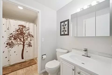 Bath - 4525 Reno Ln, Springfield, OH 45503 photo 5 of 5