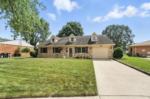 450 Overfield Pl, Troy, OH 45373