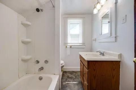 Bath - 14 Seever St, Springfield, OH 45506 photo 1 of 1