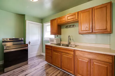 Kitchen - 14 Seever St, Springfield, OH 45506 photo 1 of 2