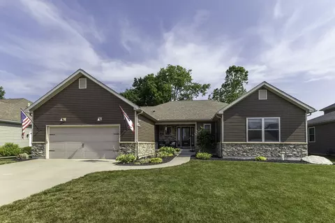 2630 Shady Tree Dr, Troy, OH 45373