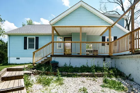 4403 Clayton Rd, Brookville, OH 45309
