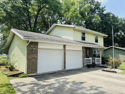 705 Magnolia St, Saint Marys, OH 45885