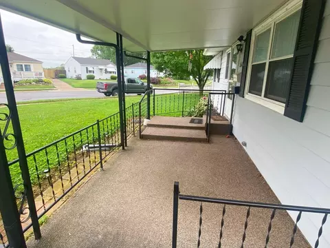 2647 Allen Dr, Springfield, OH 45505 photo 2