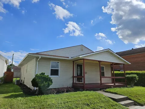 207 E Pearl St, Wapakoneta, OH 45895