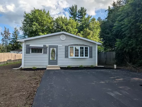 Exterior - 3653 Redwood Blvd, Springfield, OH 45503 photo 2 of 5
