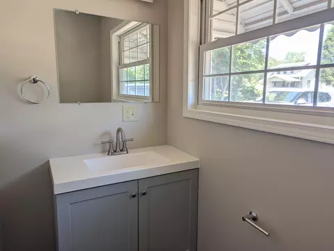 Bath - 3653 Redwood Blvd, Springfield, OH 45503 photo 1 of 3