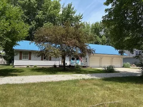 6645 Oak Dr, Celina, OH 45822