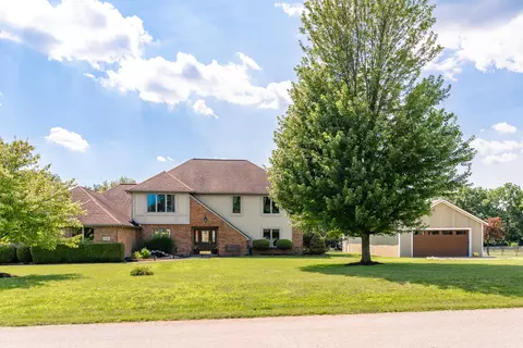 2385 Ashbrook Dr, Springfield, OH 45502