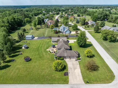 View/Area - 2385 Ashbrook Dr, Springfield, OH 45502 photo 7 of 9