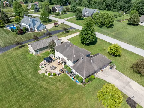 View/Area - 2385 Ashbrook Dr, Springfield, OH 45502 photo 6 of 9