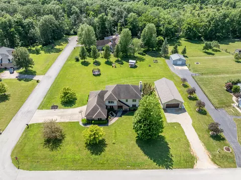 View/Area - 2385 Ashbrook Dr, Springfield, OH 45502 photo 1 of 9