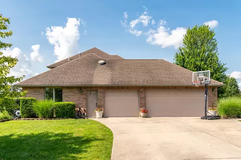 Exterior - 2385 Ashbrook Dr, Springfield, OH 45502 photo 9 of 10