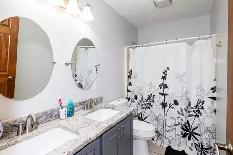 Bath - 2385 Ashbrook Dr, Springfield, OH 45502 photo 5 of 5
