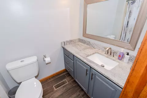 Bath - 2385 Ashbrook Dr, Springfield, OH 45502 photo 1 of 5