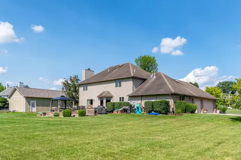 Exterior - 2385 Ashbrook Dr, Springfield, OH 45502 photo 8 of 10