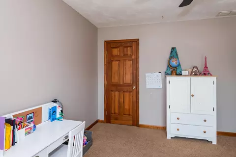 Bedroom - 2385 Ashbrook Dr, Springfield, OH 45502 photo 6 of 9