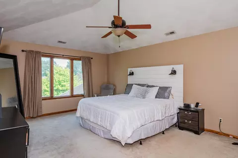 Bedroom - 2385 Ashbrook Dr, Springfield, OH 45502 photo 1 of 9