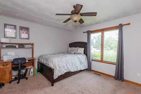 Bedroom - 2385 Ashbrook Dr, Springfield, OH 45502 photo 8 of 9