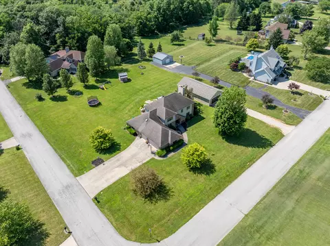 View/Area - 2385 Ashbrook Dr, Springfield, OH 45502 photo 2 of 9